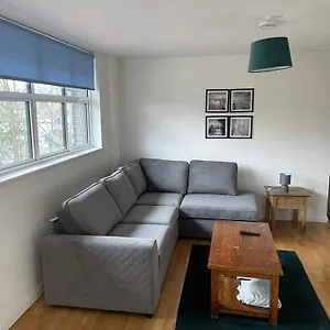  Apartment 2 Bed Centre Flat